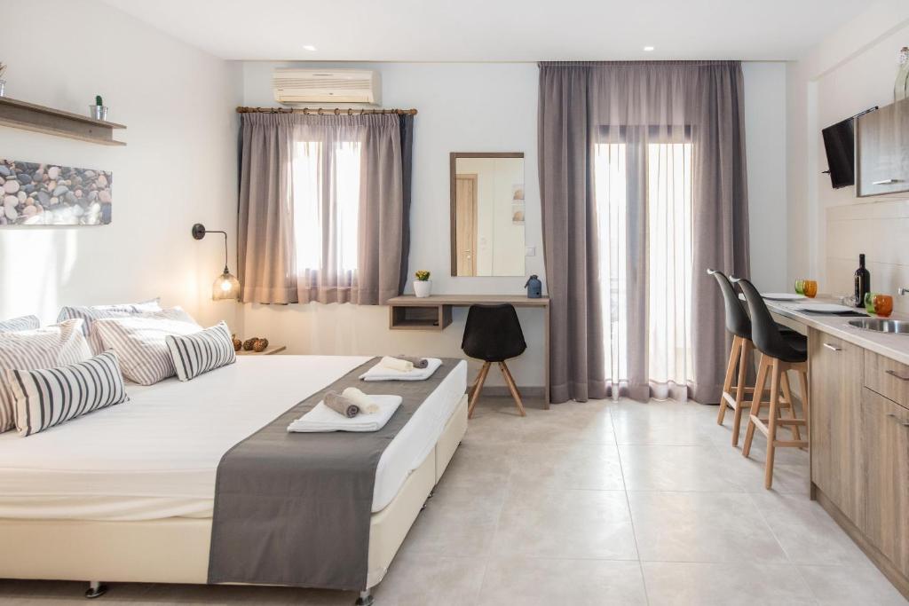 Mikes Beach Lux - 11