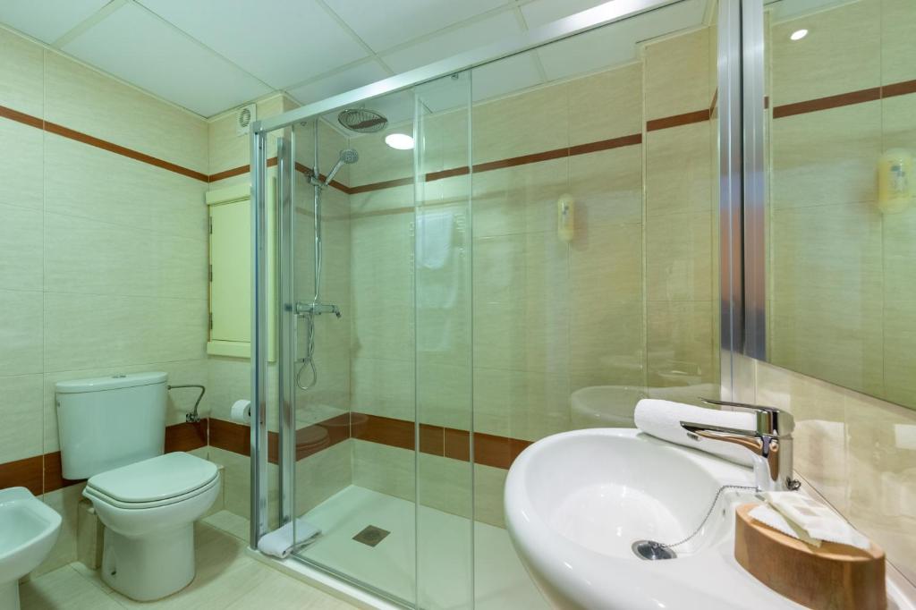 Hotel Vibra San Remo, Bahia de Sant Antoni – Preços ...