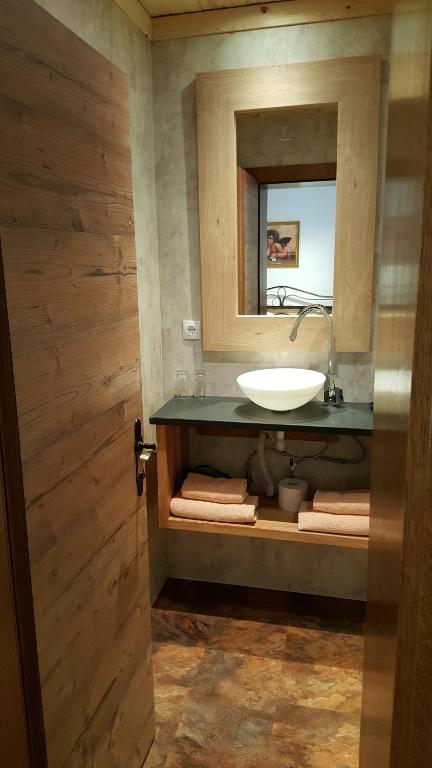 Koupelna v ubytování Hotel Gasthof Felsenkeller