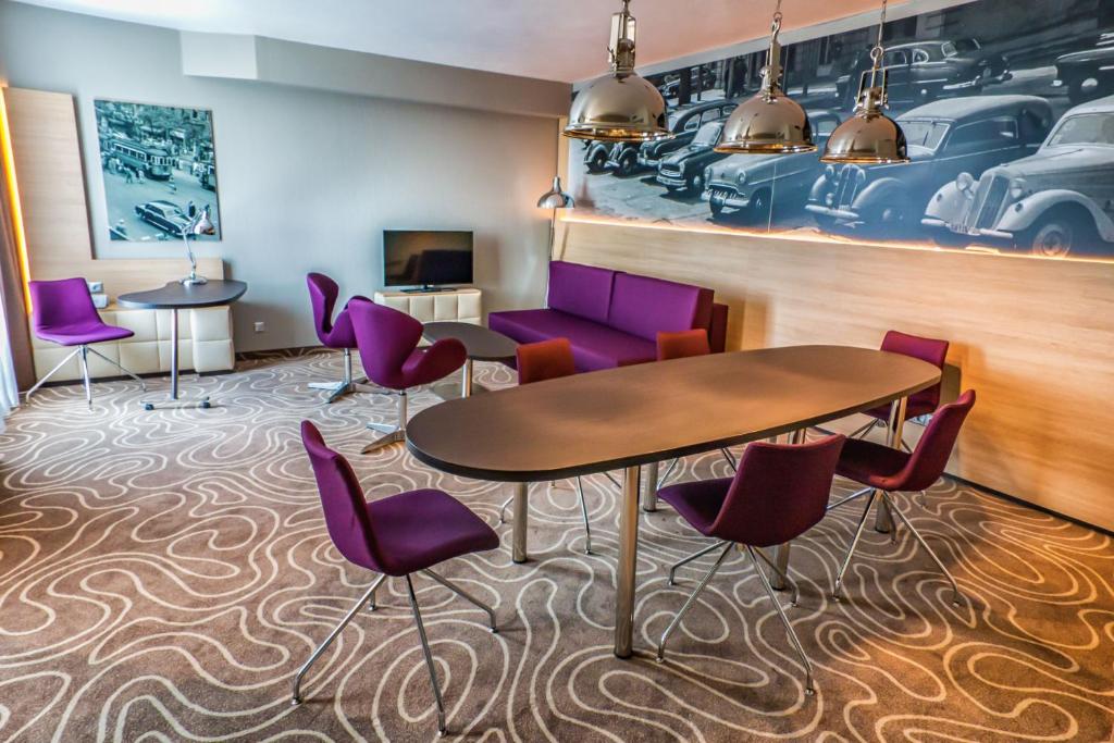 Posezení v ubytování Holiday Inn Budapest-Budaörs by IHG