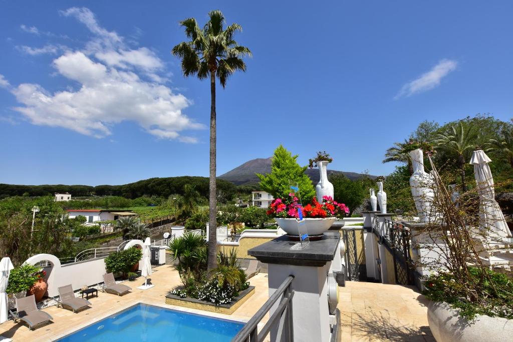 Bazén v ubytování Palazzo Rosenthal Vesuview Hotel & Resort nebo v jeho okolí