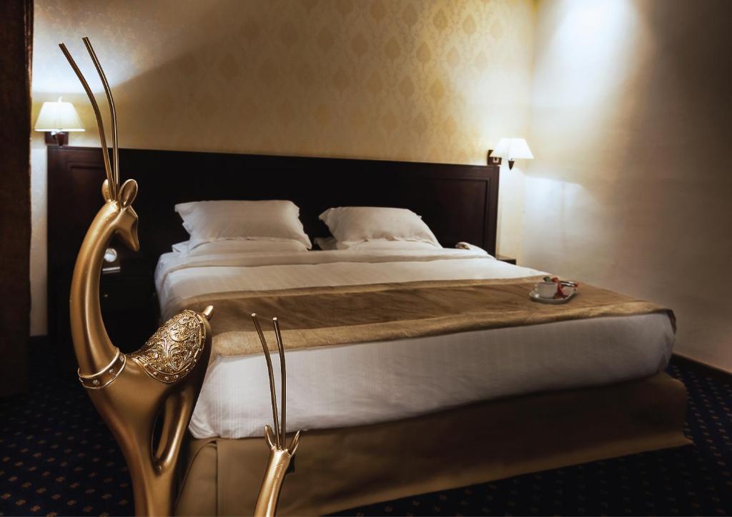 Seven Roses Hotel - Chambre Lit King-Size De Luxe
