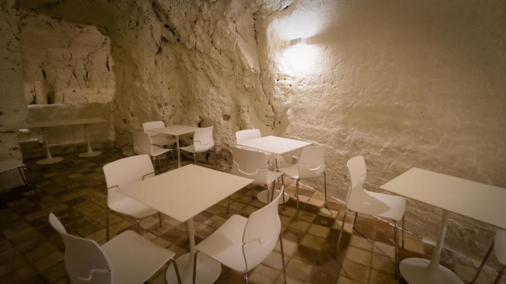 Restauracja lub miejsce do jedzenia w obiekcie Giardini di Pietra