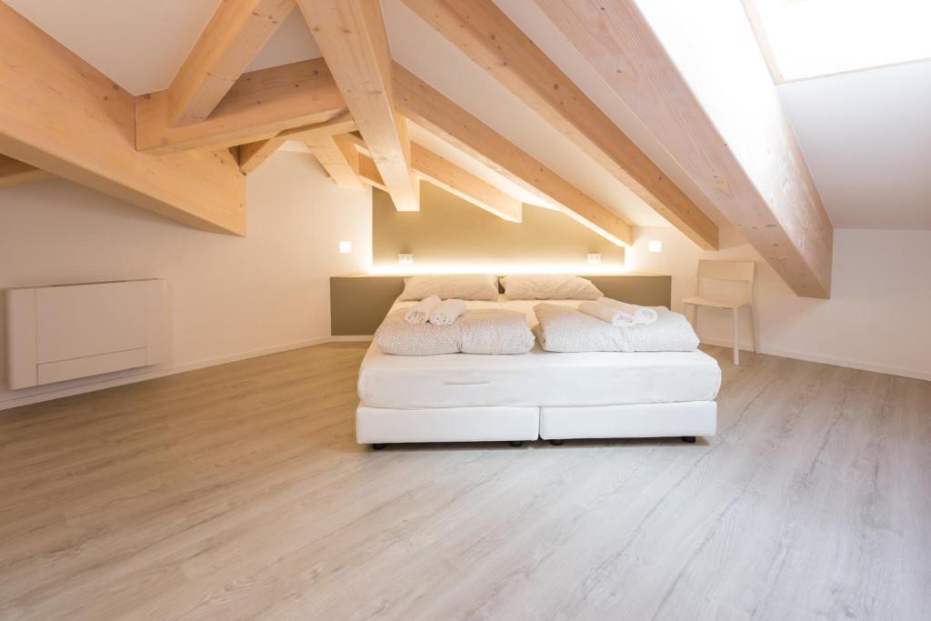 A seating area at La Giostra Home Apartments