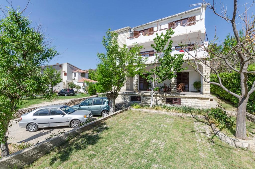 Budova, v ktorej sa apartmán nachádza