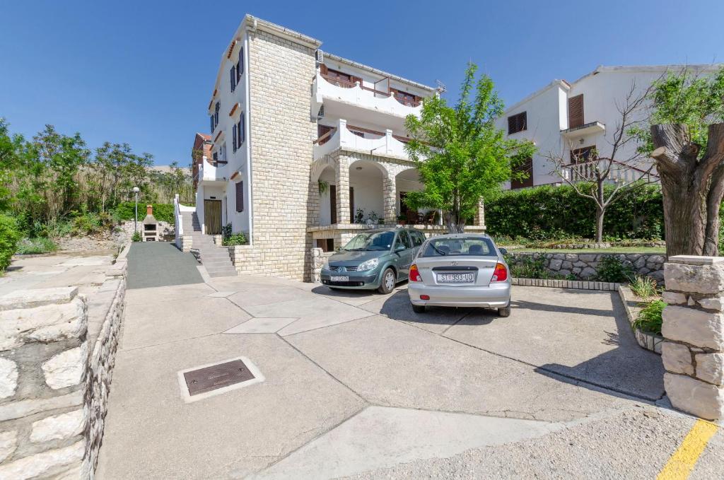 Budova, v ktorej sa apartmán nachádza