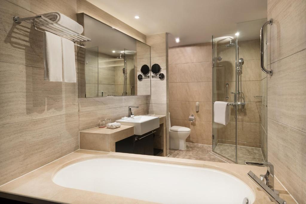 Koupelna v ubytování Crowne Plaza Shanghai Xiayang Lake by IHG