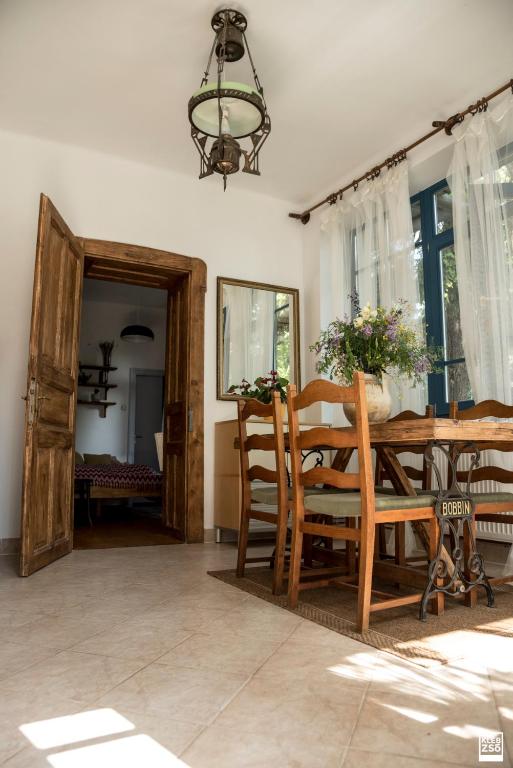 Fotografie z fotogalerie ubytování Liget Vendégház v destinaci Révfülöp