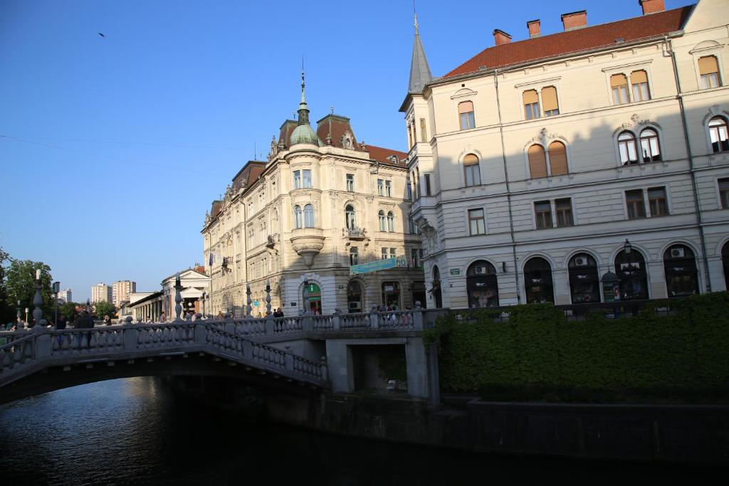 Apartment Central Station between Dragon and Triple Bridges - Appartement
