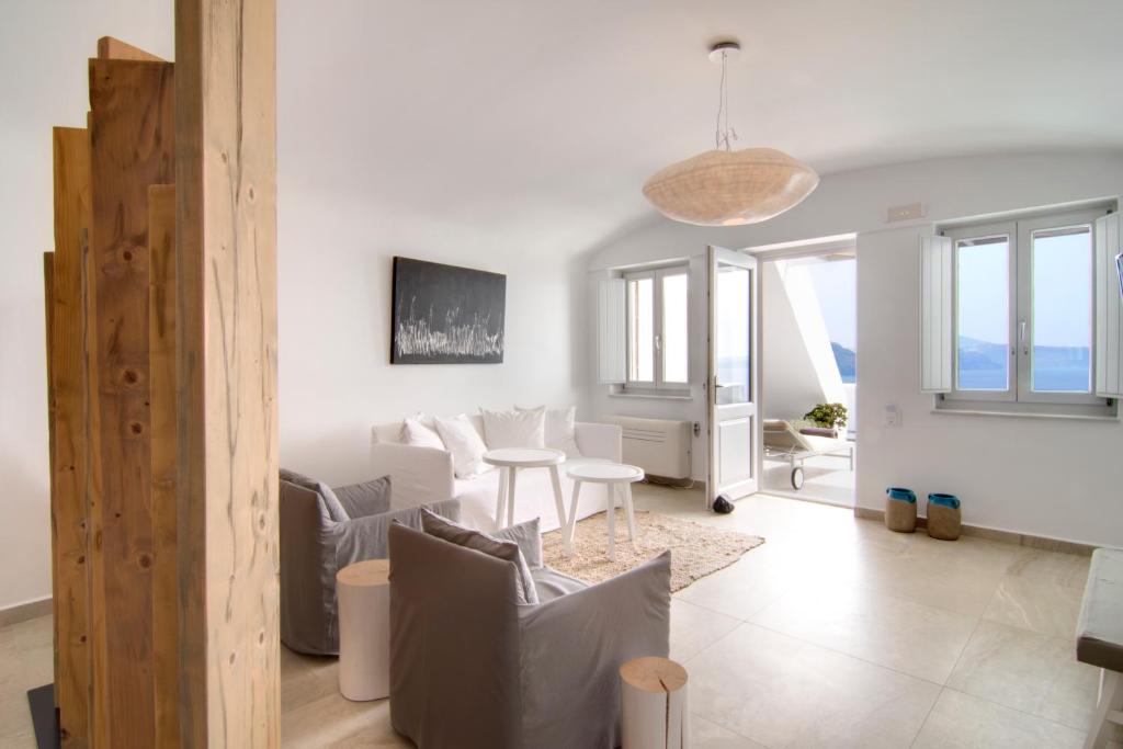 Oleskelutila majoituspaikassa Santorini Secret Suites & Spa, Small Luxury Hotels of the World