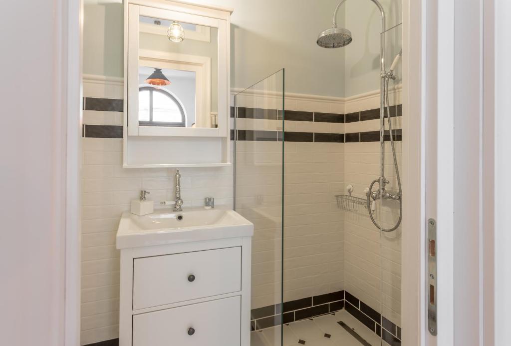 Little Bucharest mansion next to Parliament Palace - Resim 39