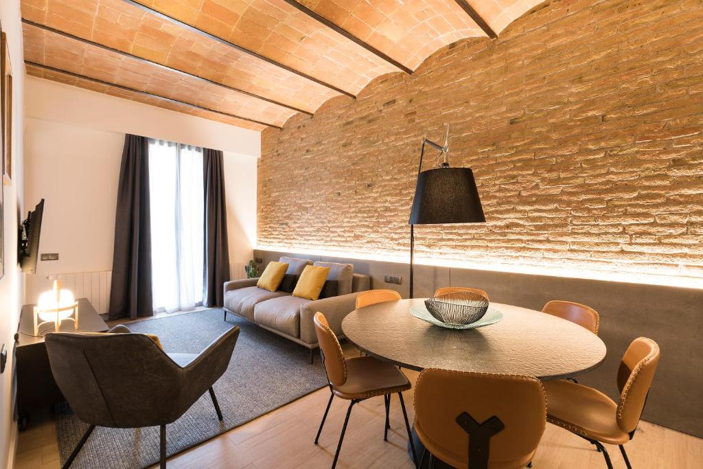 A seating area at Aspasios Sagrada Familia Apartments