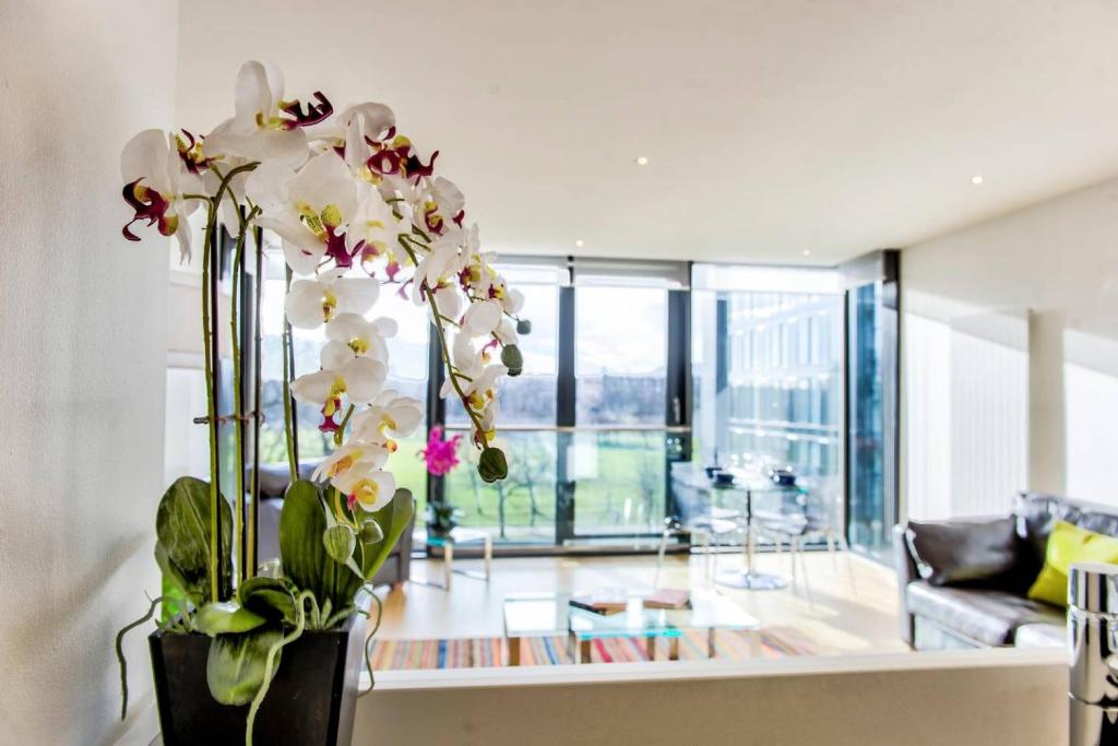 ALTIDO Luxury Quartermile Apart