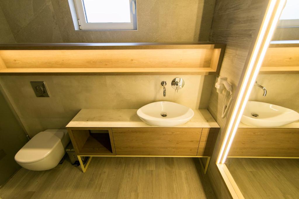 Bagno di Garni Hotel D10