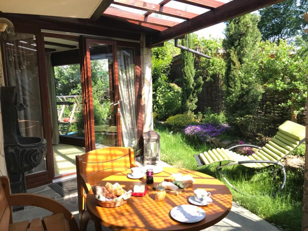 Zahrada ubytování Familien-Appartement Schwarzwald bei Freiburg mit bis zu 4 Schlafzimmern