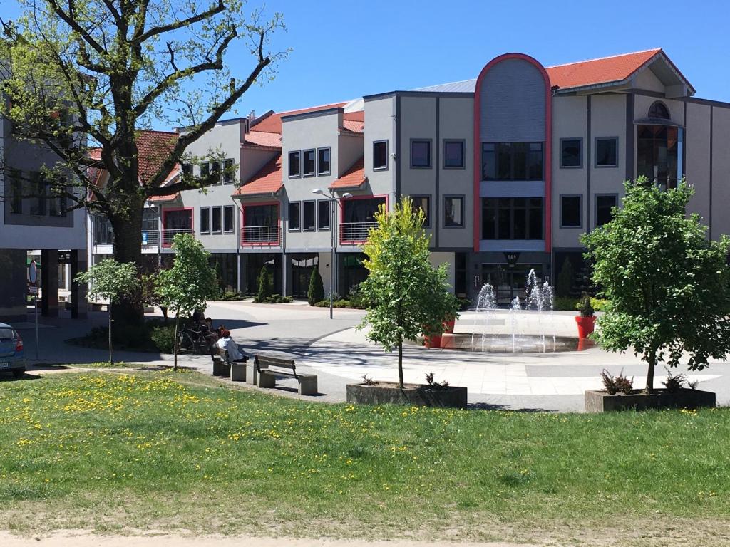 Vonkajšia záhrada v ubytovaní Apartament Marina View