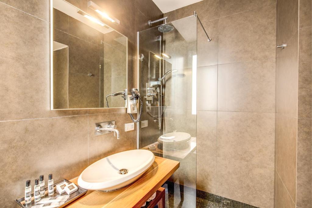 Koupelna v ubytování Trevi Beau Boutique Hotel