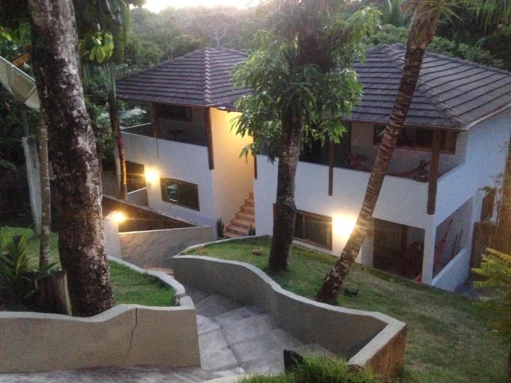 Taman di luar Lindo Apartamento, Condominio VilaZion, Arraial d' Ajuda centro