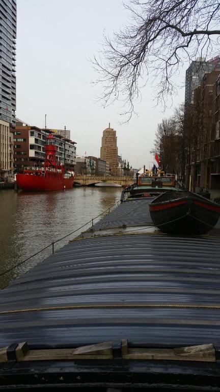 Houseboat holiday apartments Rotterdam