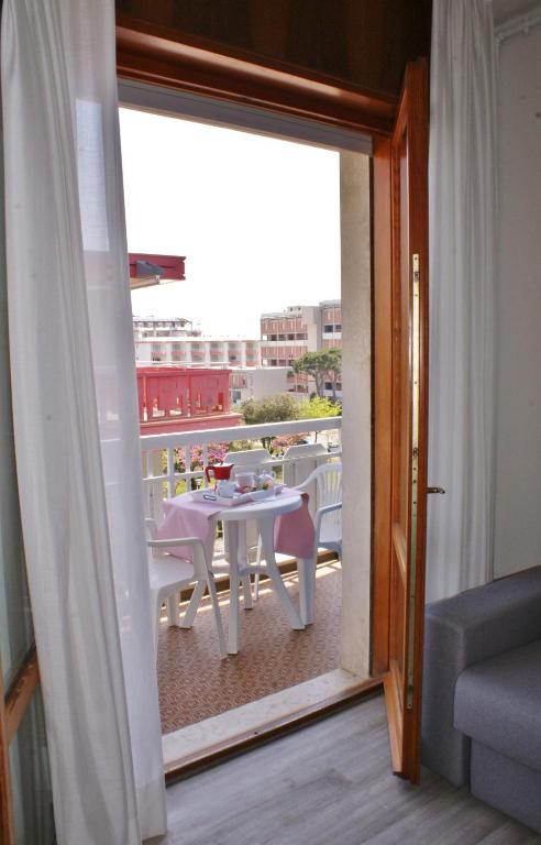 A seating area at Appartamenti Residence Marcello-Piazza Torino-Lido di Jesolo