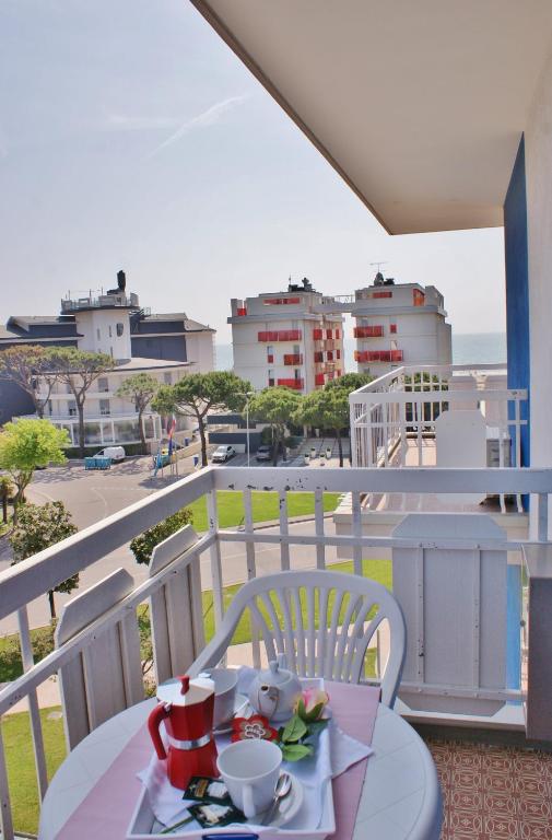 A balcony or terrace at Appartamenti Residence Marcello-Piazza Torino-Lido di Jesolo