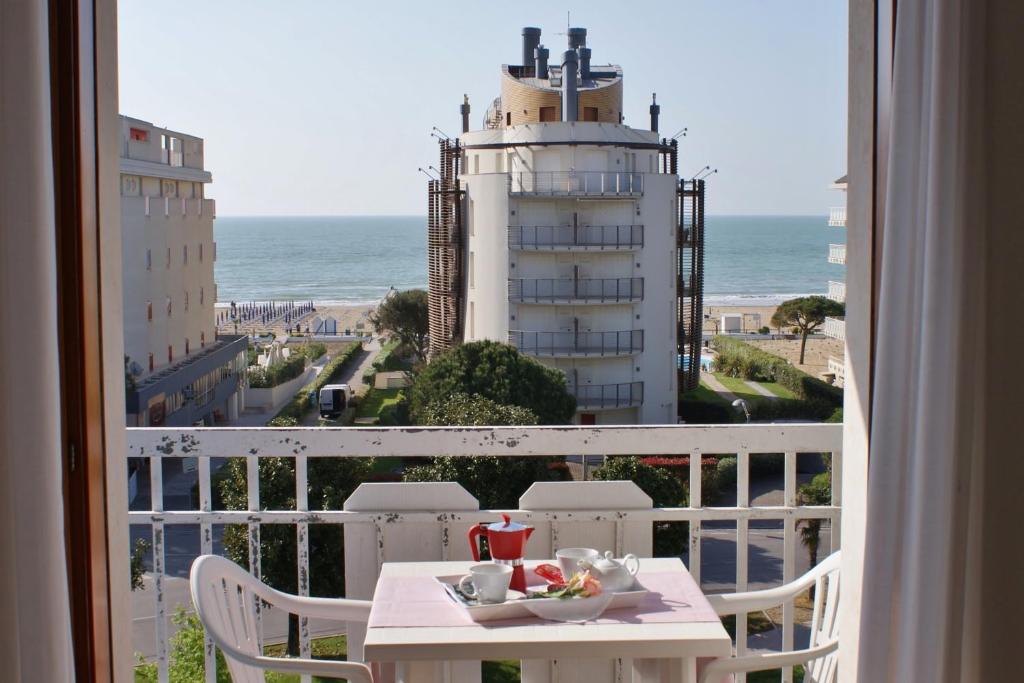 A balcony or terrace at Appartamenti Residence Marcello-Piazza Torino-Lido di Jesolo
