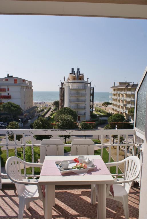 A balcony or terrace at Appartamenti Residence Marcello-Piazza Torino-Lido di Jesolo