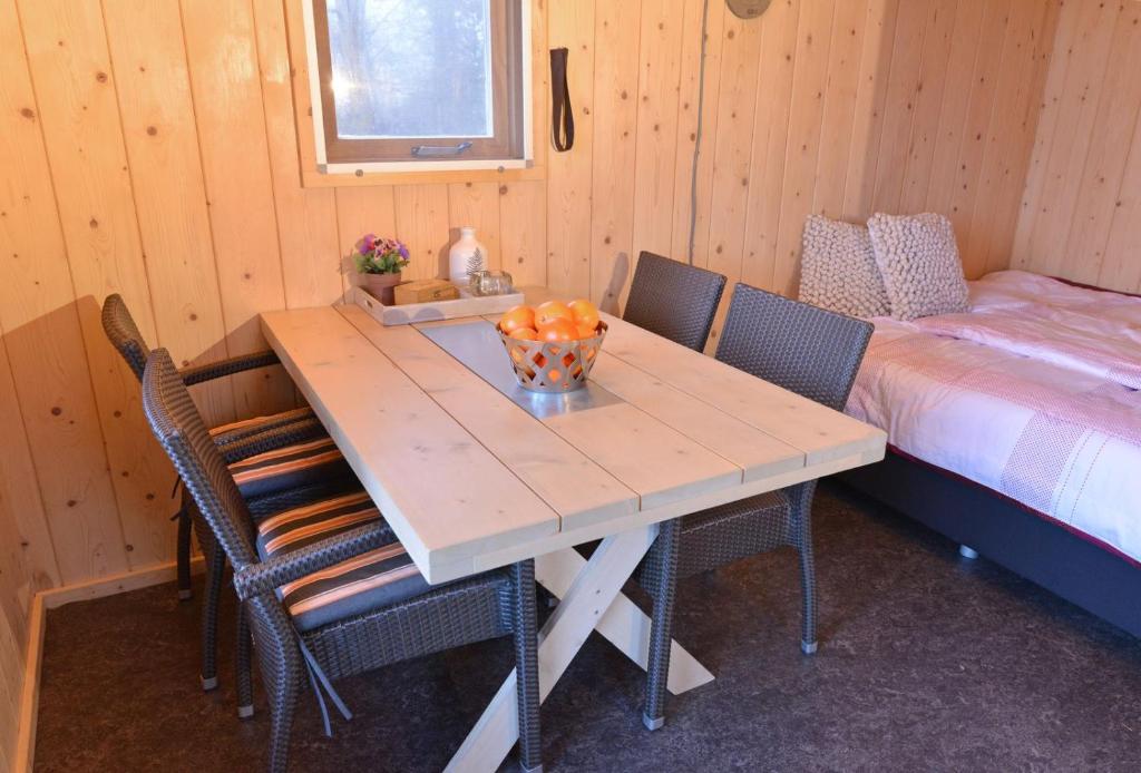 Postel nebo postele na pokoji v ubytování Camping De Koeksebelt