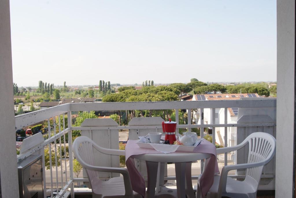 A balcony or terrace at Appartamenti Residence Marcello-Piazza Torino-Lido di Jesolo
