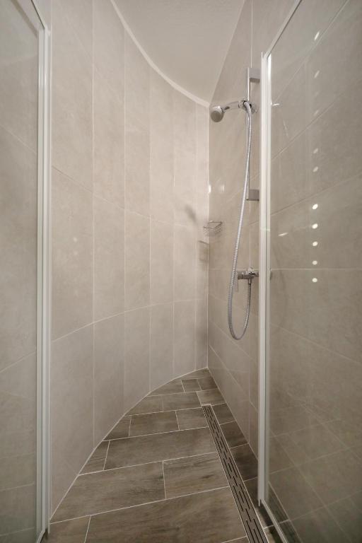 Apartments and a Room Ina - 14