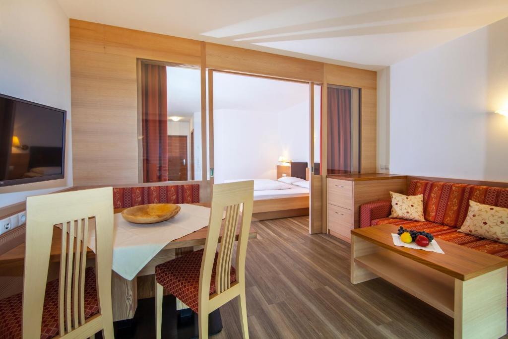 Posezení v ubytování Das Mitterplarser Hotel