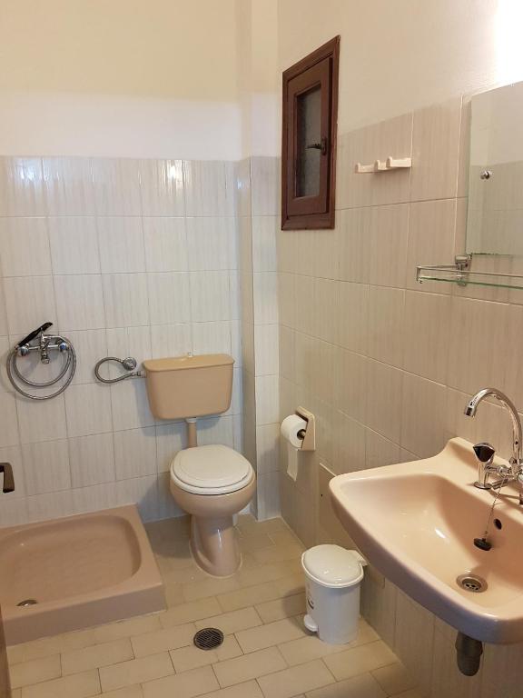 A bathroom at Alexandros Studios