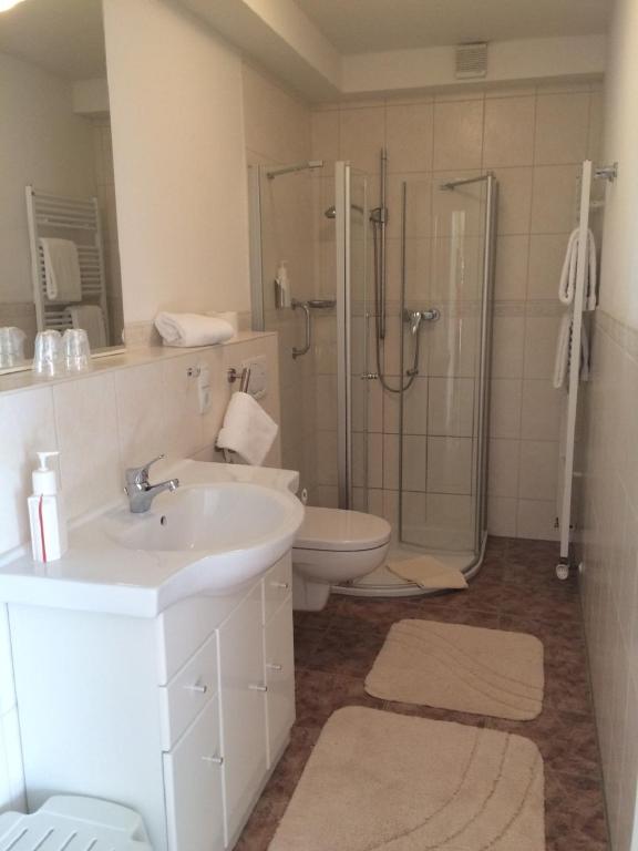 Koupelna v ubytování Hotel Rhein-Residenz
