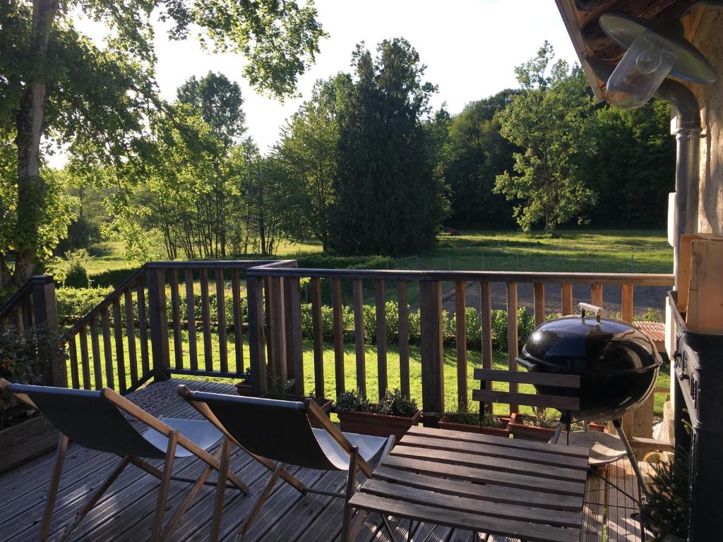 Zahrada ubytování studio avec terrasse Abbaye d'Aiguevive
