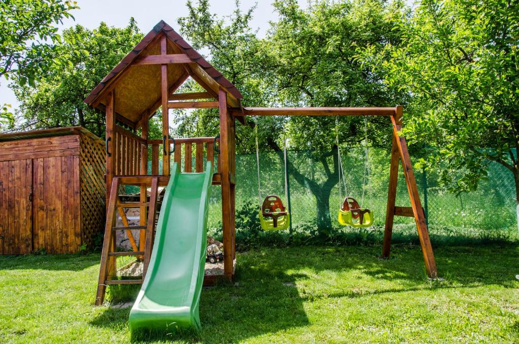 Herní místnost nebo prostor pro děti v ubytování House Garden