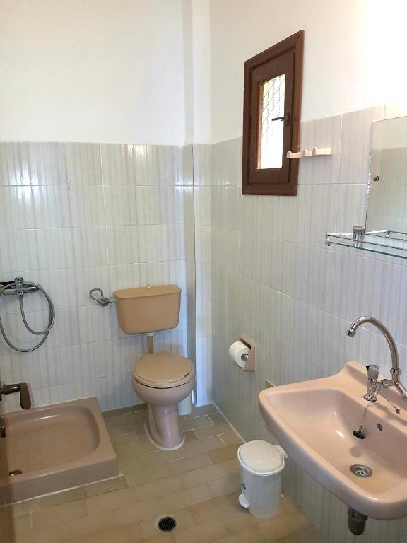 A bathroom at Alexandros Studios
