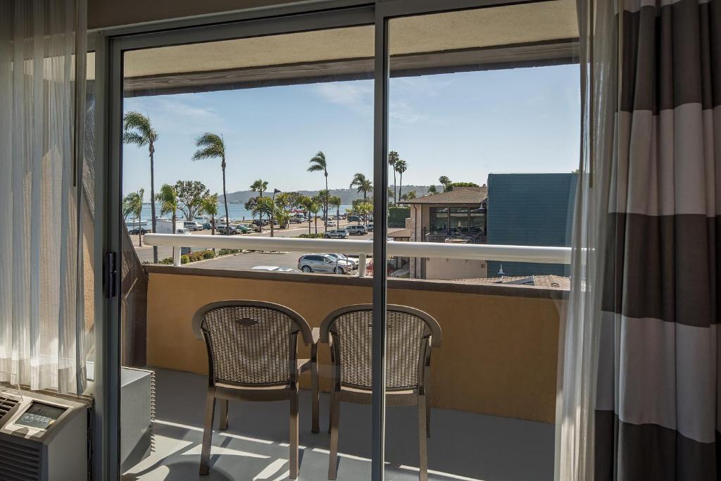 Bay Club Hotel and Marina photo
