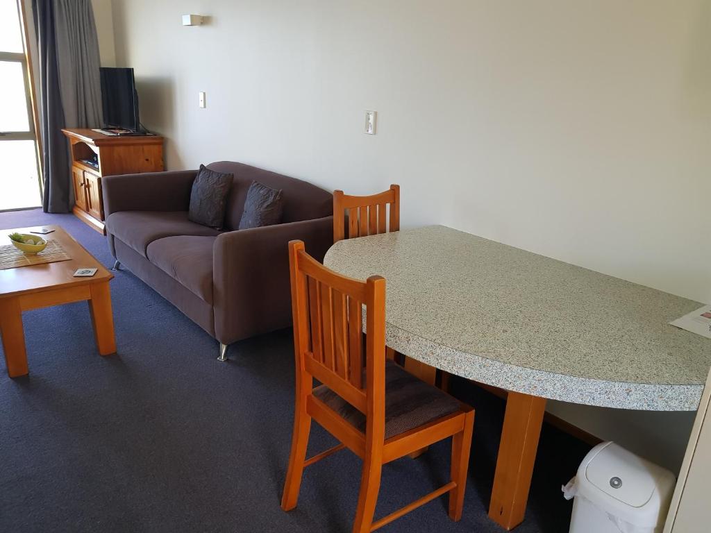 The Anchor Inn Beachfront Motel - Resim 23