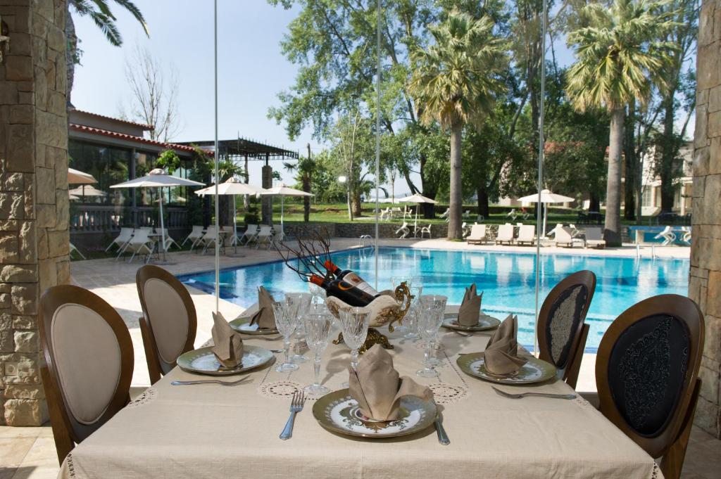 Bazén v ubytovaní Corali Resort alebo v jeho blízkosti