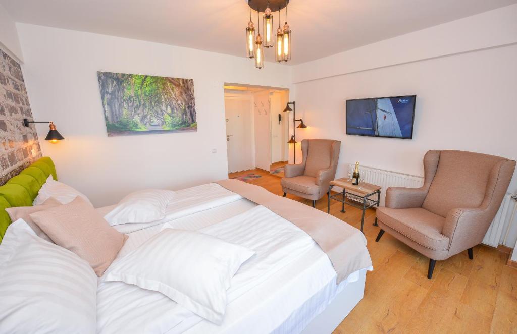 One by One - by Grand Accommodation - Studio