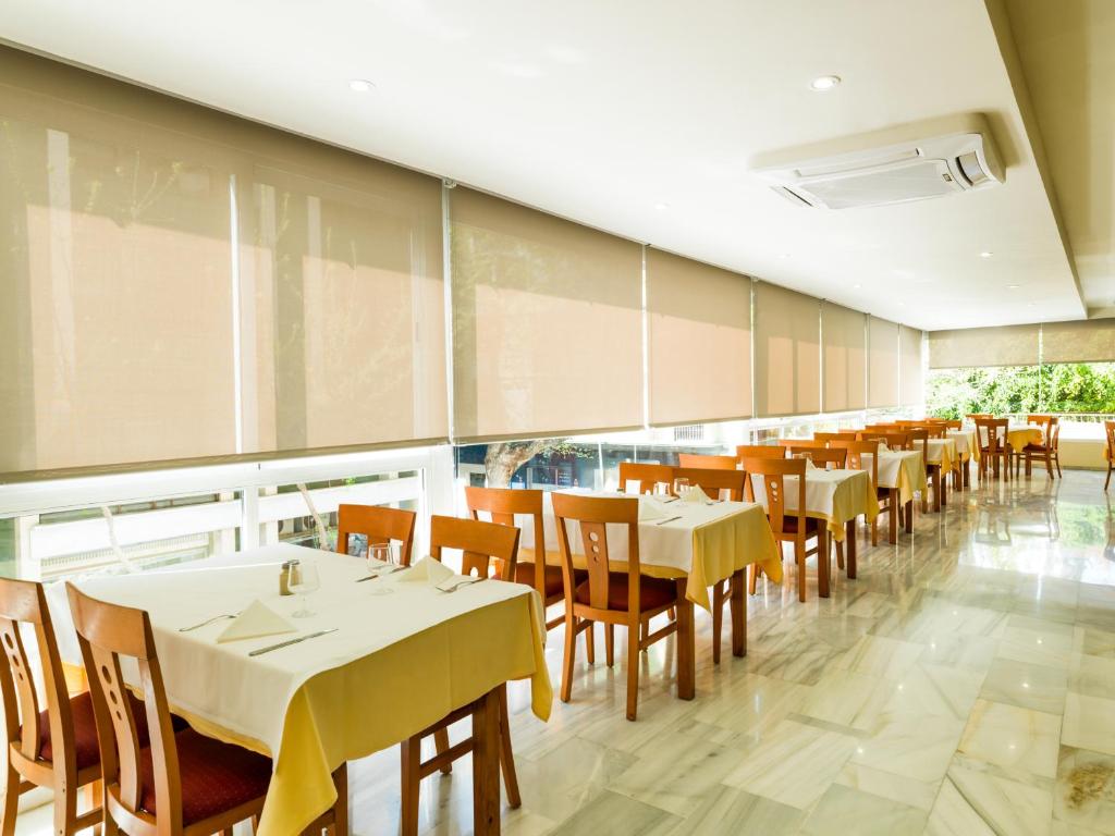 Hotel Monarque El Rodeo - Resim 14