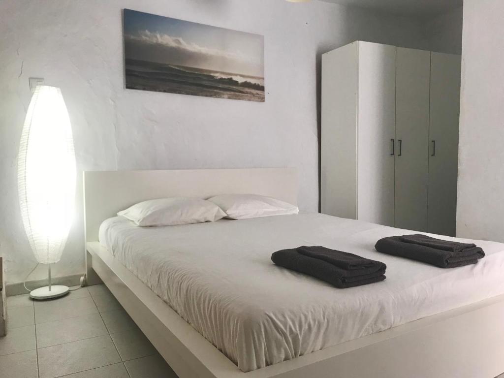 Posteľ alebo postele v izbe v ubytovaní Easy Nerja Beach House