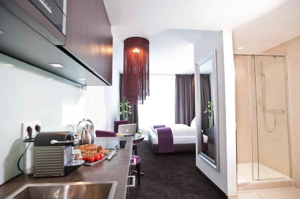 Goodman's Living - 8