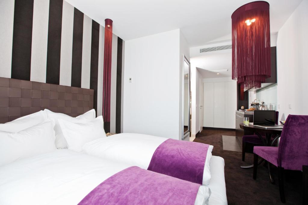 Goodman's Living - 7