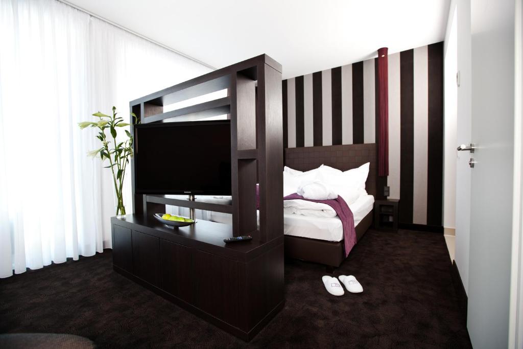 Goodman's Living - 13