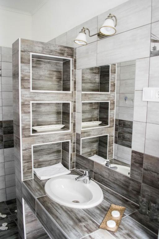 Koupelna v ubytování Petra Hotel