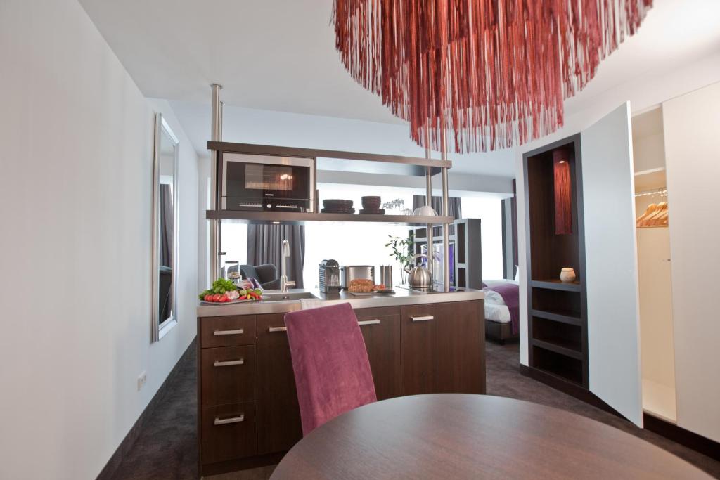 Goodman's Living - 15