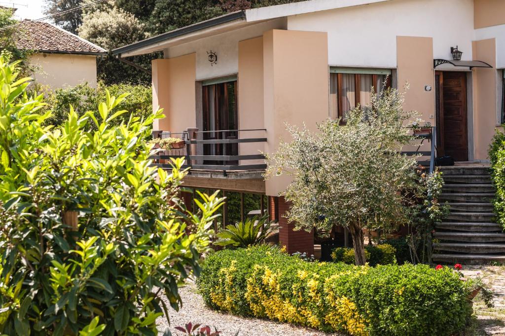 El edificio en el que está la casa vacacional