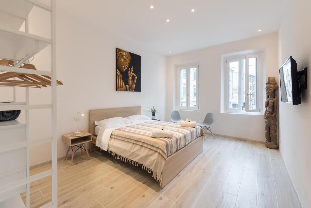 Keys of Italy - Mudiva - Albero 2 - Train station modern 1 bdr flat 1st floor