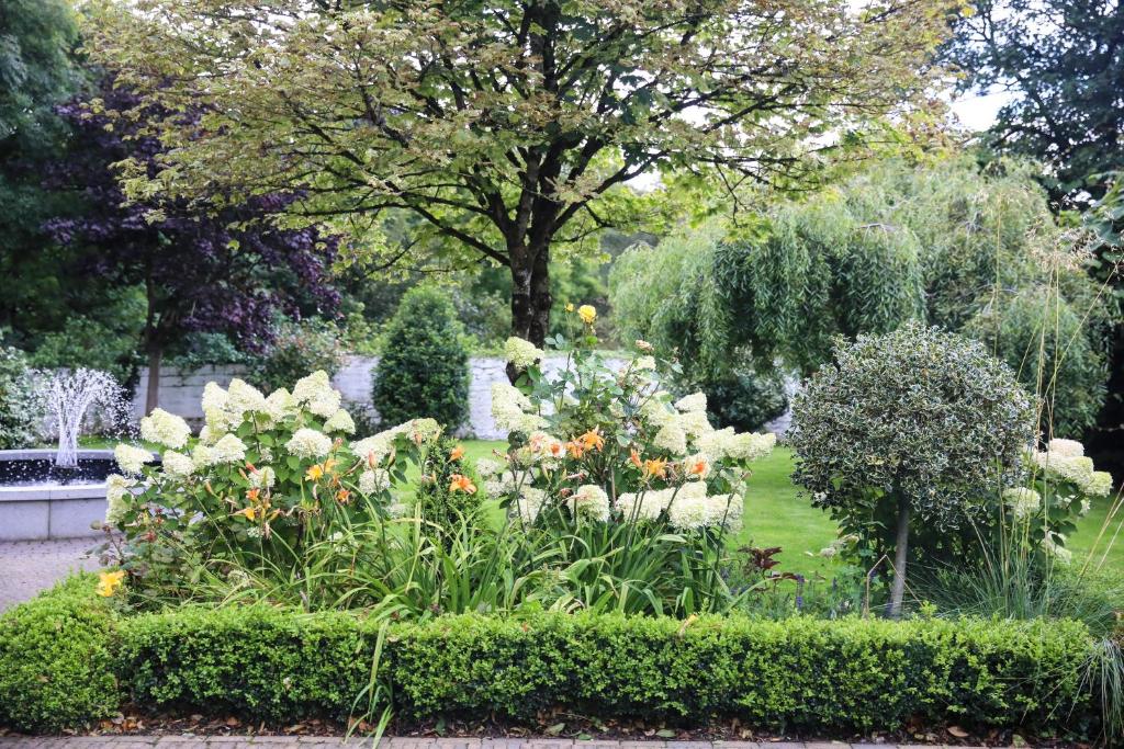 Jardín al aire libre en Conyngham Arms Hotel